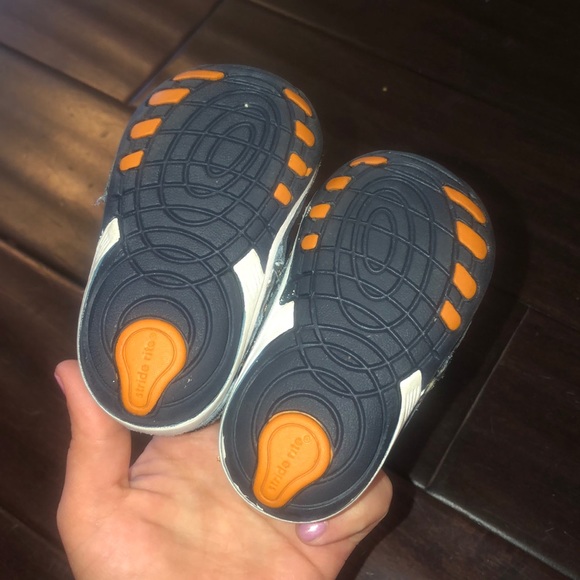 Infant Stride Rite Velcro Shoes - Picture 3 of 6